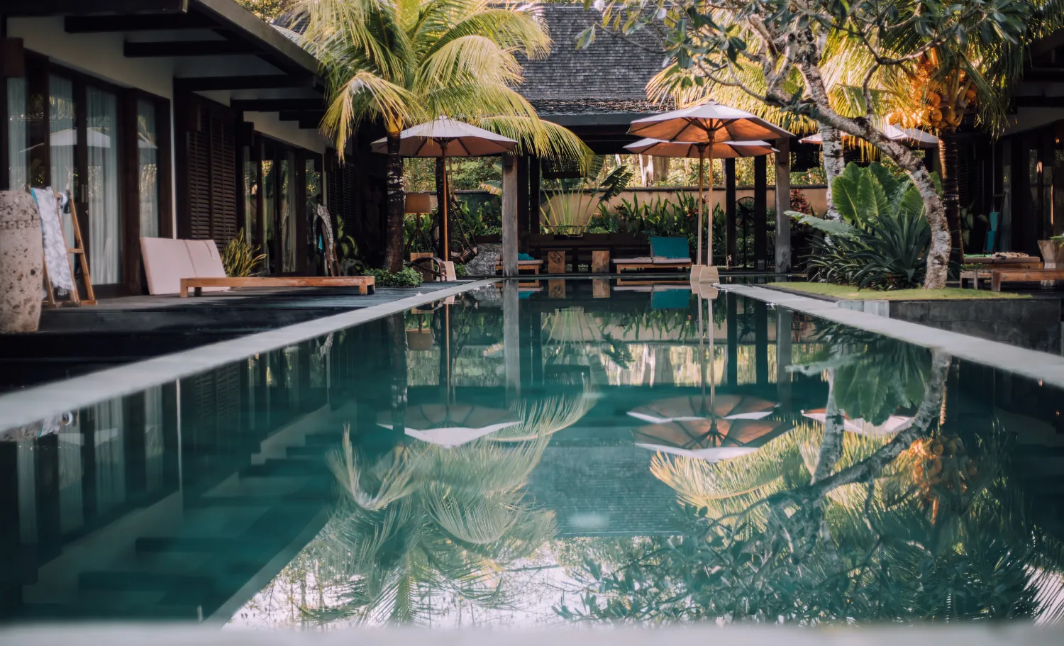 Resort rodeado de naturaleza como alojamiento especial en un viaje a Indonesia